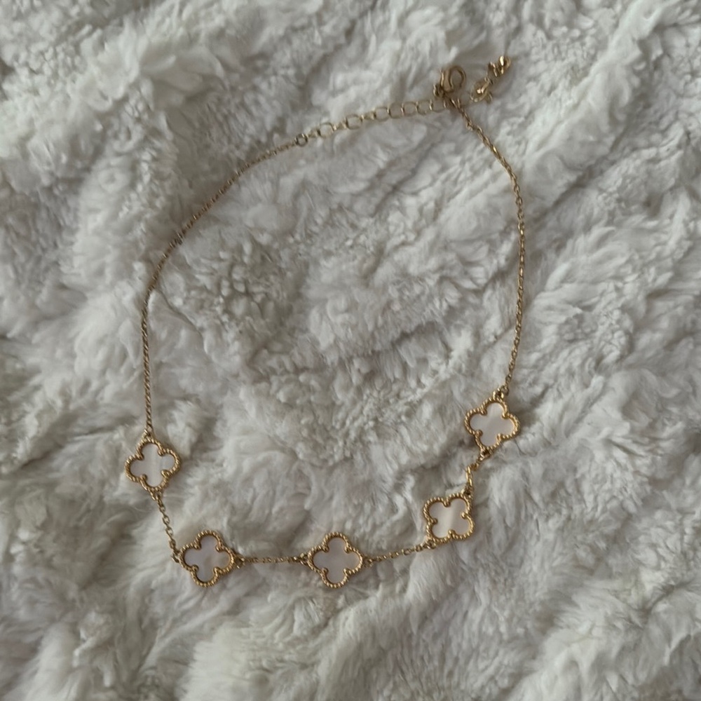 Elegant Gold and White Clover Necklace